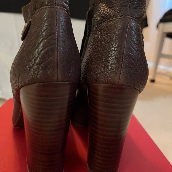 TORY BURCH brown pebbled leather booties - Picture 3 of 8